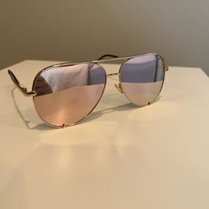 DESI X QUAY GOLD OVERSIZED GLASSES